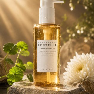 Madagascar Centella Light Cleansing Oil